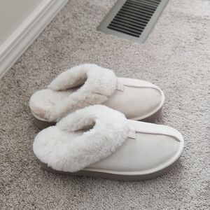 Elegant Cream Women's Slippers
